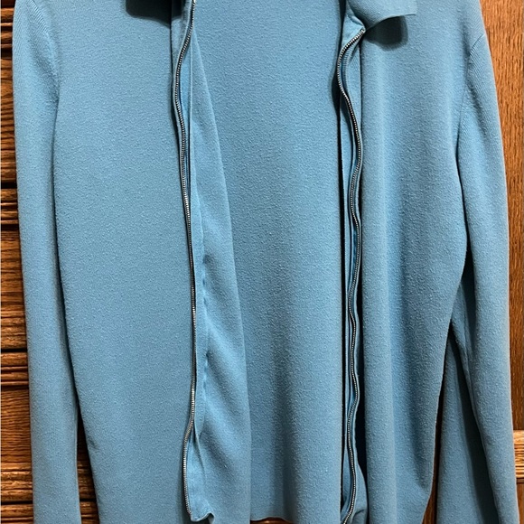 Jones New York Sport, blue, 2 piece set, size large, smoke free, - Picture 5 of 8